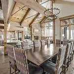 Luxurious 6-Bedroom Ski-In-Ski-Out Home, Very Spacious, With Private Hot Tub And Game Room,