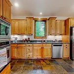 Golden Crown Cabin