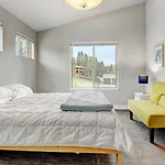 New Luxury Mountain Cabin 27 - Great Views - Best Price - 500 Dollars Of Free Activities And Equipment Rentals Daily
