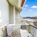 4 Bed 4 Bath Studio Apartment In Fraser