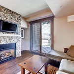 Trailhead Lodge