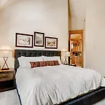 The Lavish Lincoln Luxe Alpine Loft