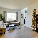 Spacious Thornton Home 15 Mi To Downtown Denver!