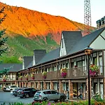 Silver Spruce Inn