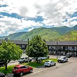 Silver Spruce Inn