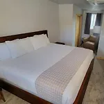 Topaz Lodge