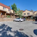 Ski-In Retreat With Pool Access 2 Blocks To Main St