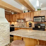 Chateau Roaring Fork Unit 22, Spacious Condo With Beautiful River Views, 4 Blocks To Town