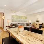 Chateau Roaring Fork Unit 25, Contemporary Condo With River Views, Close To Town