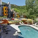 Durant Unit D5, Deluxe Condo With Beautiful Furnishings, Great Views, And Central A/C
