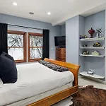 Durant Unit D5, Deluxe Condo With Beautiful Furnishings, Great Views, And Central A/C
