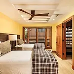 Fasching Haus Unit 10, Townhouse W/ Private Deck, Great Views, 2 Blocks To Downtown Aspen