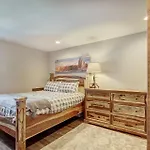 New Listing! Antler\'S Camp On Main Street, Steps Away From All Breck Has To Offer!