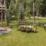 Eleven Taylor River Lodge