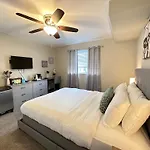 Stylish & Comfy Getaway In Pueblo West