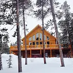 Serene Mountain Cabin Nestled Amongst The Pines - Alpenhaus