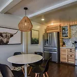 The Hilltop Haven 2Bd Suite And Pet Friendly