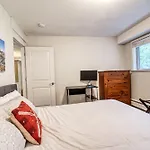 Modernized 2 Bedroom Minutes From Vail Resort