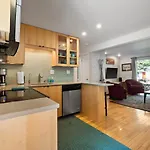 Relaxing 2 Bedroom Steps From Vail Resort