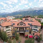 Fairmont Heritage Place, Franz Klammer Lodge
