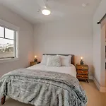 New Luxury Loft #1 With Huge Hot Tub & Great Views - 500 Dollars Of Free Activities & Equipment Rentals Daily