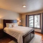 Twilight Lookout By Great Western Lodging