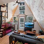 A-Frame Cabin - Mountain Views, Deck, Pet Friendly