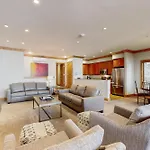 Lion Square Lodge
