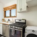 Mountain View Apartment Near Downtown & Hiking