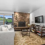 Ski In, Ski Out, Ski Slope Views, California King, Recently Renovated