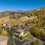 Ski In Ski Out, Hot Tub, Gas Grill In Picnic Area