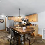 Hot Tub, Great Mountain Views, 3 Bedroom Plus Loft