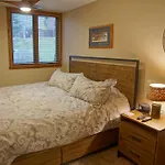 Heated Pool & Hot Tub, Walk To Ski Slopes, Ground Level Unit