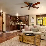 Bear Claw 301 - Ski-In Ski-Out Condo!