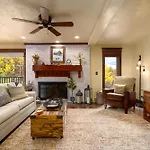 Bear Claw 301 - Ski-In Ski-Out Condo!