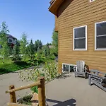 Duplex In Quiet Family Neighborhood 1 Mi To Skiing