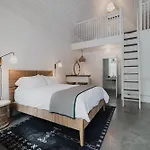 Surf Hotel & Chateau