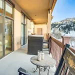Mountain-View Condo In The Heart Of Edwards!