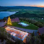 Bella Vista Lodge - Slopeside Ski Storage, The Best Views, Grotto Hot Tub, Great Room And Game Room
