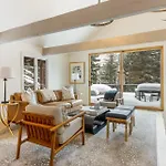 Novelle Chalet - Renovated, Chic Contemporary Home On Gore Creek With Hot Tub