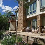 Private Hot Tub With Mountain Views, Pet Friendly, Quick Walk To Ski Area Base
