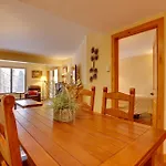 Condo With Hot Tub Access - Quick Bus Trip To Ski!