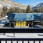 Lion Square Lodge East 307