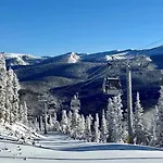 Cozy Modern Cabin W Hot Tub - Minutes To Ski Area