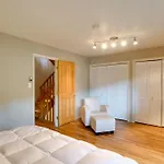 Chillside Chalet Modern West Vail Townhouse!