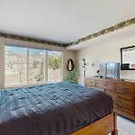Bay Club 107