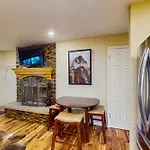 Modern Hi Country Haus Getaway 10-15