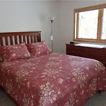 Lakepoint Court