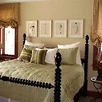 Hummingbird Lodge