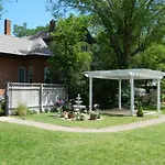 3Rd Street Nest Bed & Breakfast